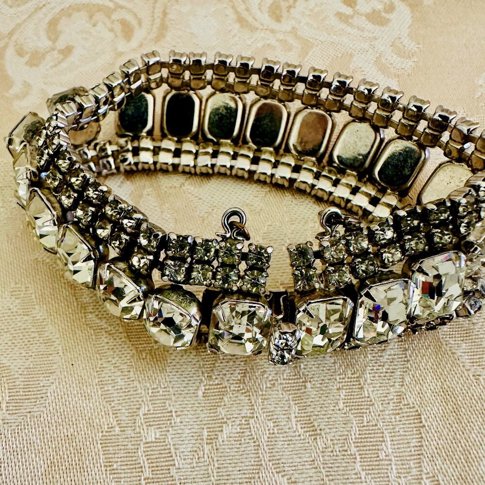 Fabulous chunky 7 inch rhinestone  bracelet vintage Art Deco